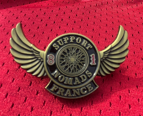 Broche wings and wheel